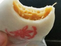 蛋黄肉松雪饼-张果佬年糕卷(科巷店)