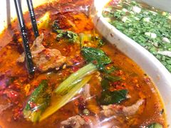 鸳鸯水煮牛肉-成都吃客(九眼桥店)