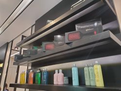 -HAIR CORNER