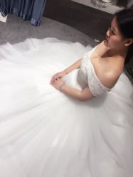 -艾米丽婚纱礼服