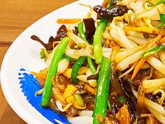 六合炒菜-满园烤鸭·春饼(太原街万达店)