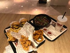 -The Habit Burger Grill 哈比特汉堡(复兴soho店)