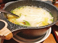 云南过桥米线-云海肴·汽锅鸡·云南菜(天山百盛优客店)