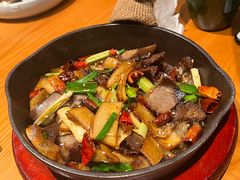 -云海肴·汽锅鸡·云南菜(天山百盛优客店)