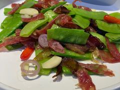 港式腊味炒荷兰豆-梧桐餐厅(泉城路店)