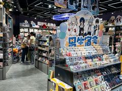 -潮品挚尚(五角场苏宁易购店)