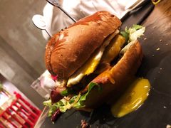 -HIGH FIVE哈福手工汉堡(桂林路店)