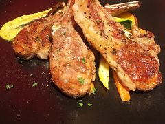 风味烤羊排配芥末酱烤蔬菜-卡本妮法餐厅·北京和平宾馆
