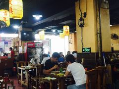 大堂-东镇老火锅(长春路首店)