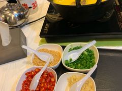 -鲜入围煮花胶鸡海鲜火锅