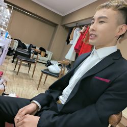 -拾年·定制婚纱摄影