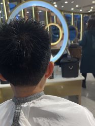 -一東造型烫发染发
