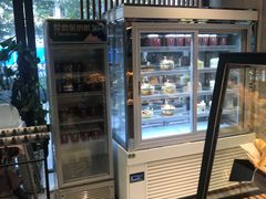 面包甜点陈列柜-Dough&Joe团憩(瑞虹天地月亮湾店)