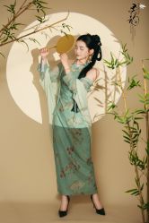 -onlygirl摄影美学馆高端定制(江滩店)