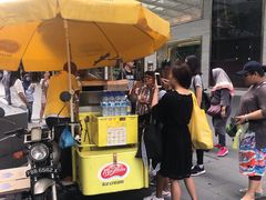 -詹爷爷乌节路街头冰淇淋