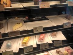 面包甜点陈列柜-麦当劳(花城大道华穗路店)