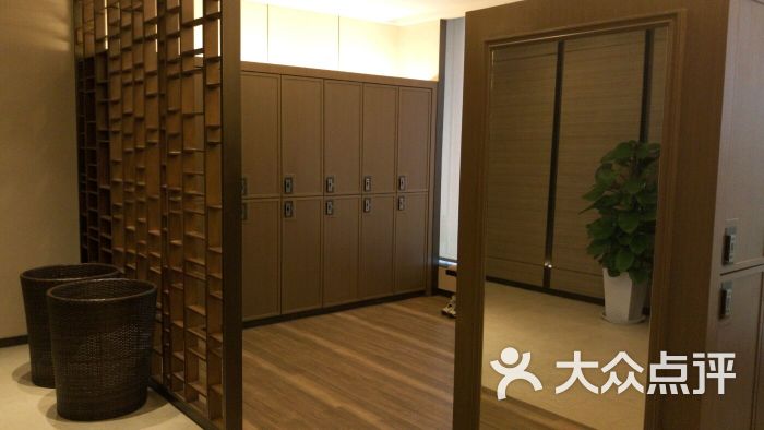 曲阜香格里拉大酒店游泳池更衣室图片 - 第8张