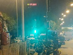 -嘎嘎鸭下巴·爆辣干锅(明教寺店)