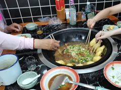 -边江铁锅炖鱼(振八街店)
