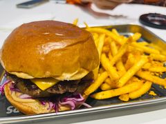 -TRIPS BURGER(大钟寺店)