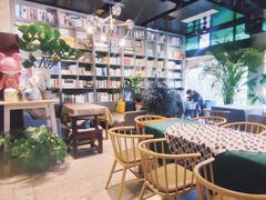 -谷咖啡·鲜花绿植花园餐厅