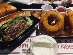 -The Habit Burger Grill 哈比特汉堡(复兴soho店)