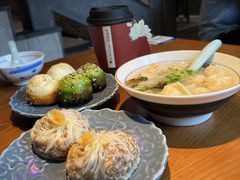 虾仁馄饨-鑫震源·苏式大虾生煎(山塘街店)