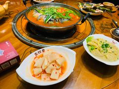 -亮欢寨酸汤鱼(沙冲路店)