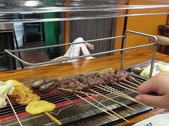 -哈尔滨小酒馆·鲜肉现穿自助烧烤(康新花园店)