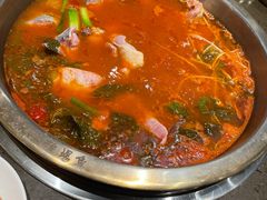 -野山舂·贵州现舂酸汤牛肉(民生路店)