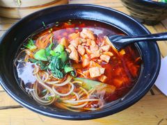 辣肉汤面-大龙汤包