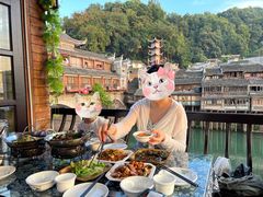 -临江餐馆二楼美食部落
