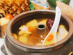 -云海肴·汽锅鸡·云南菜(天山百盛优客店)