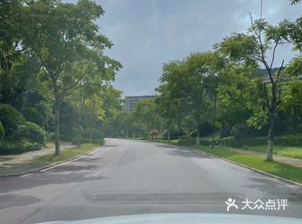 从杭州出发，下着大雨️，五个小时才到，到了舟山普陀还
