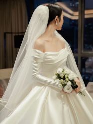 -衣贝姿婚纱礼服馆