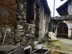 -高荡千年布依古寨旅游景区