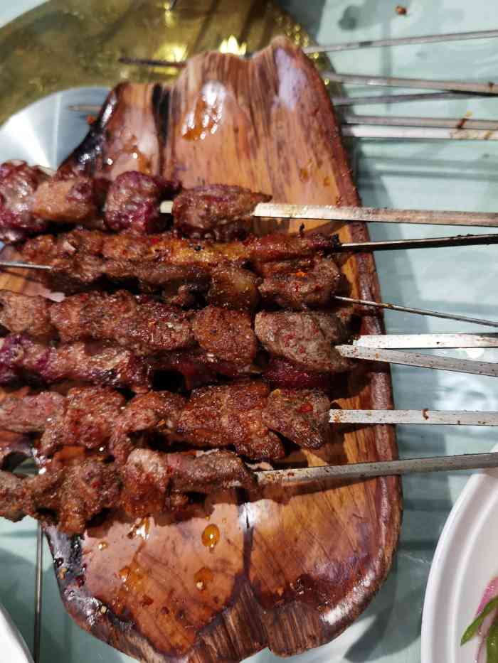 亮仔烧烤餐饮广场-"太棒了!超好吃!外面看门脸儿很小 里面别.