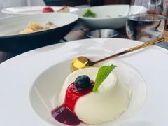 -MONICH牛排融合餐厅(和义大道购物中心店)