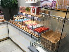 面包甜点陈列柜-爱维尔阳光蛋糕(越湖店)