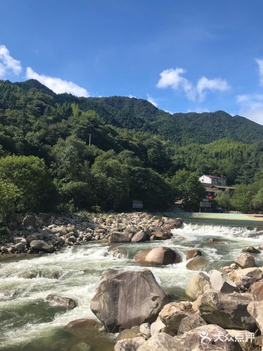 大別山彩虹瀑布風景區圖片