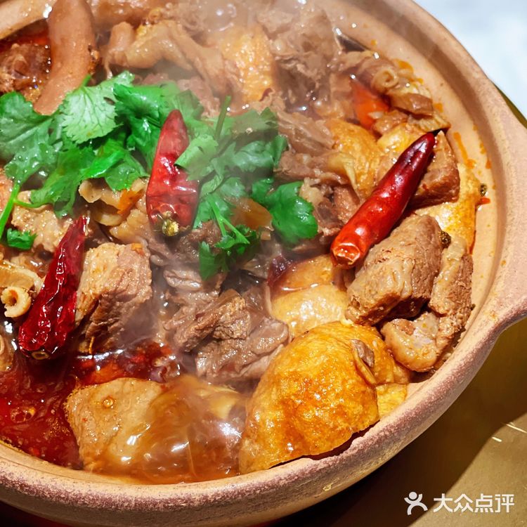 深圳美食探店 | 超大块的牛腩牛杂煲[色]一次吃到爽💥