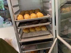 面包甜点陈列柜-风车面包