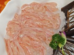 -老牌坊云南鱼豆花火锅(哈西万达店)