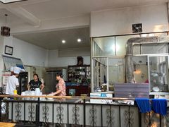 -茅屋大酒店