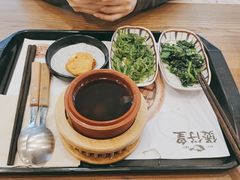 -煲仔皇腊味煲仔饭(经四万达店)