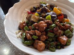 茄子肉丁小公鸡双拼拌面-文三里屯面馆(三里屯店)