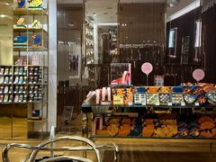 -VENCHI 闻绮(上海佛罗伦萨小镇店)