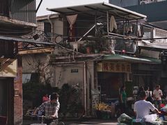-溪岸路花鸟市场