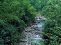 -安吉龙王山峡谷漂流