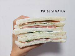 -全家便利店(上海南站站店)
